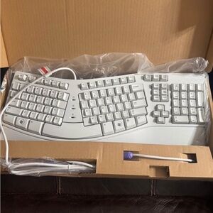 NIB Microsoft Natural Keyboard Elite